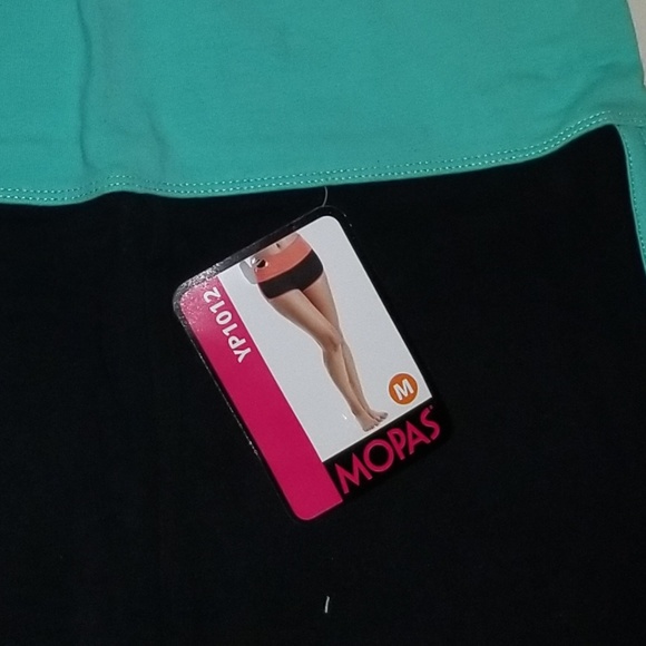 Shorts with flip-able wide waistband - Picture 3 of 3